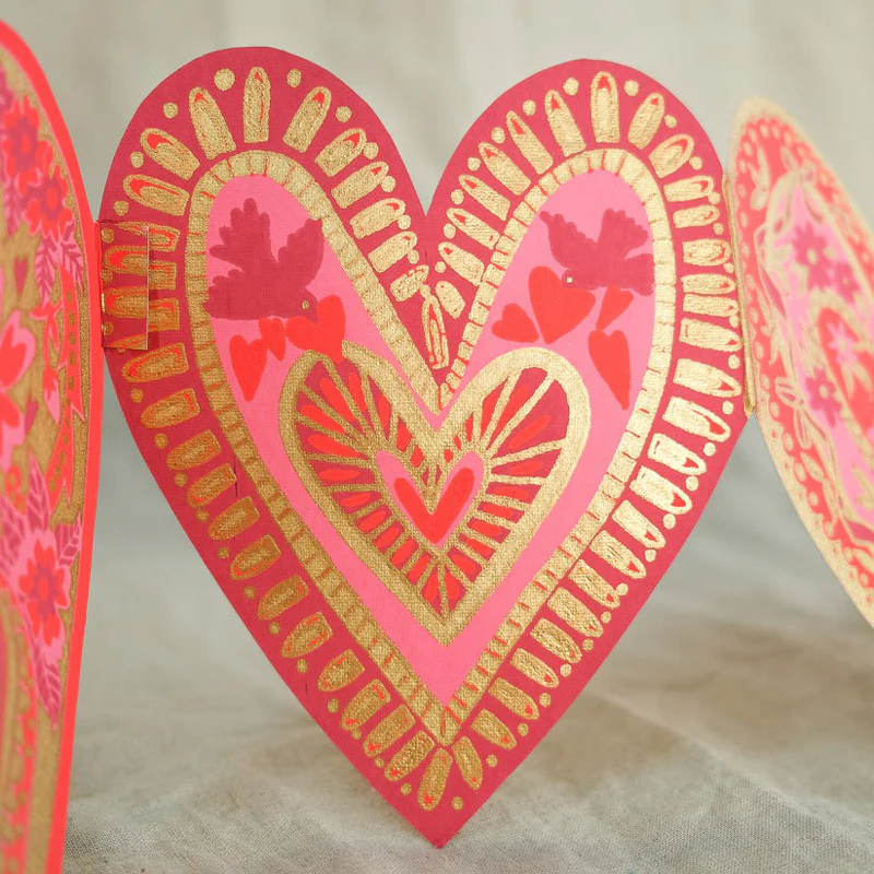 Hearts Concertina Garland - Image 3