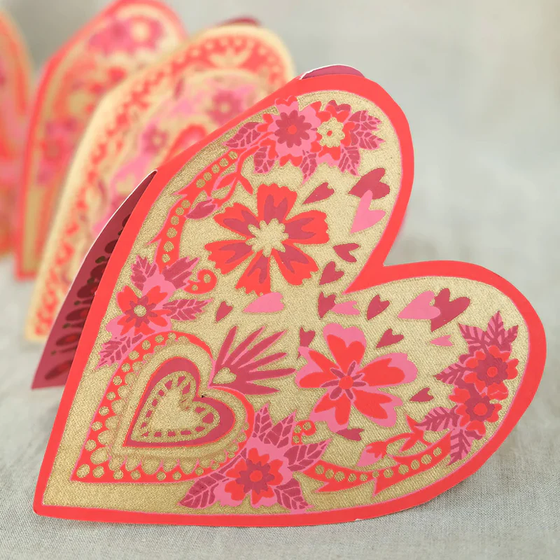 Hearts Concertina Garland - Image 4