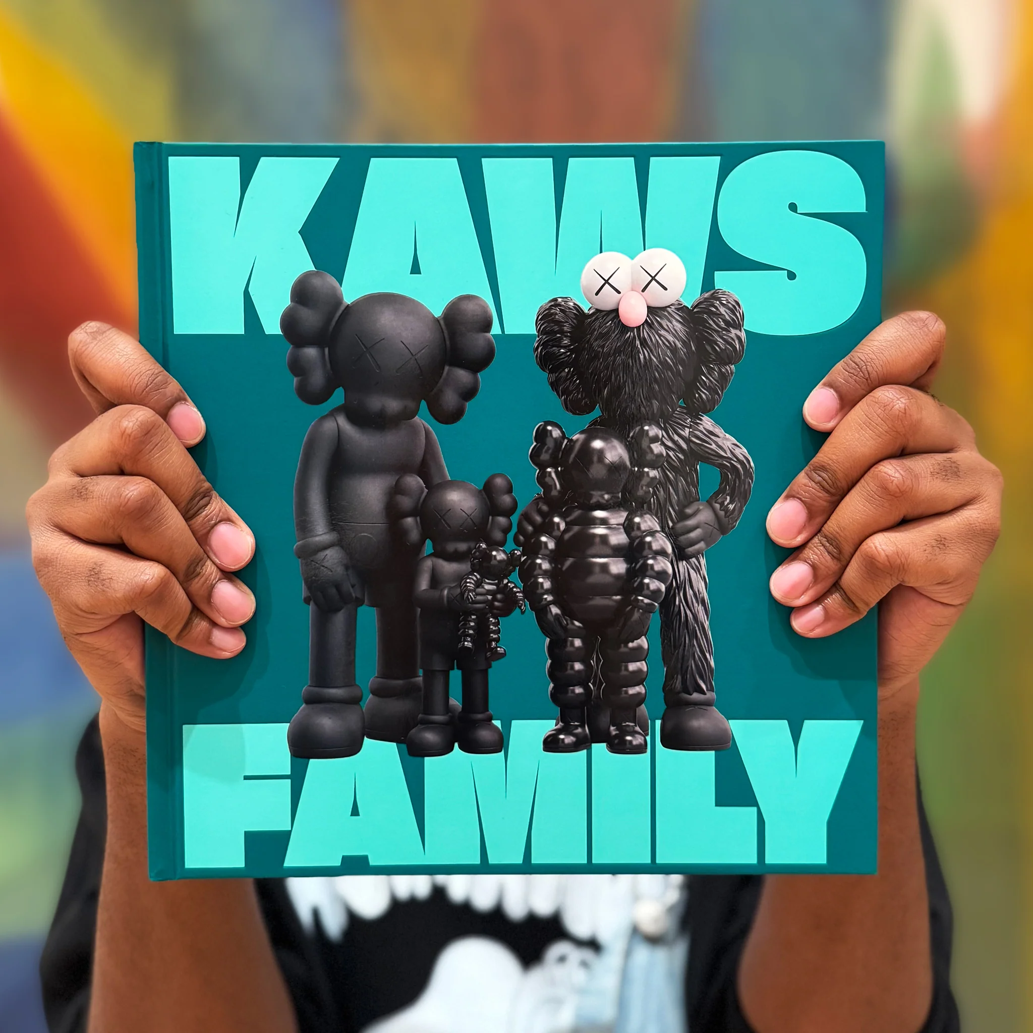 KAWS: FAMILY - Image 7