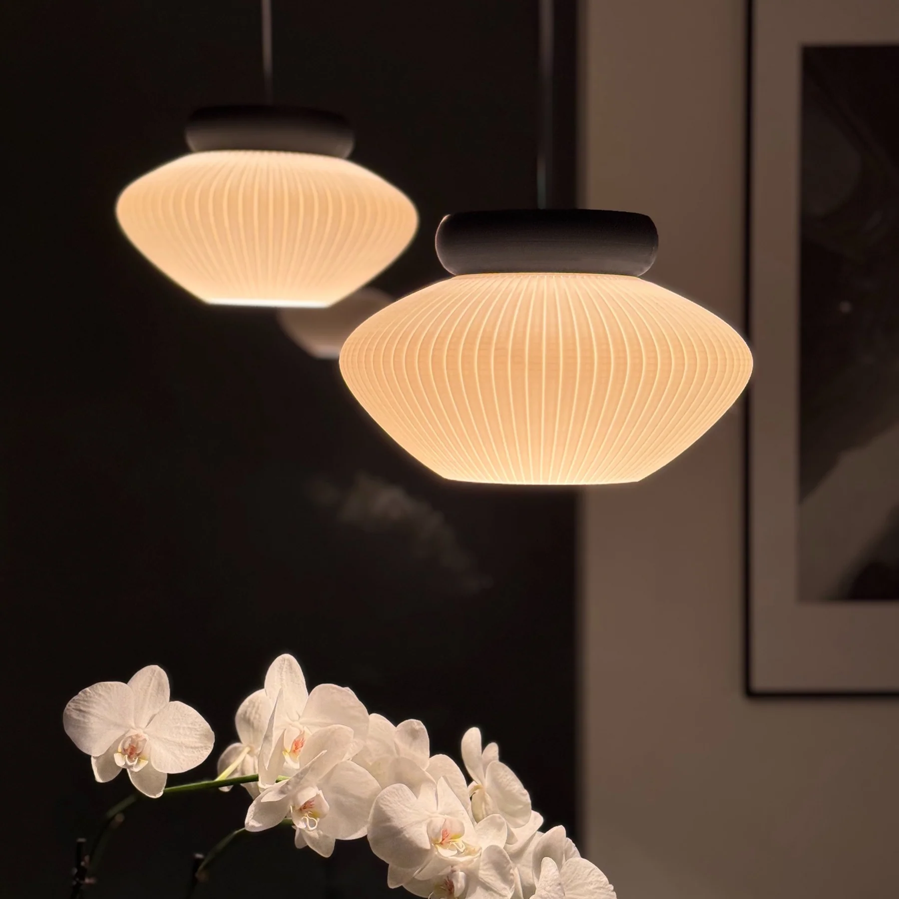 Lily Cloud Omni Santal Ash Lamp - Image 3
