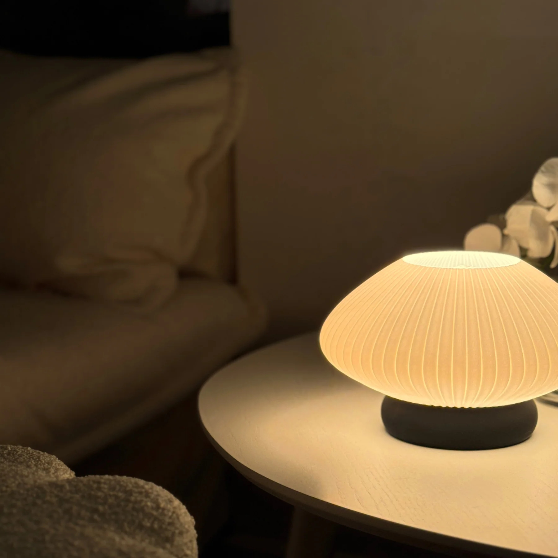Lily Cloud Omni Santal Ash Lamp - Image 5
