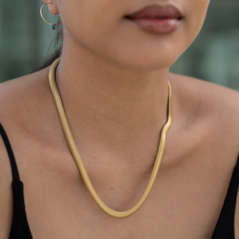 Gold Snake 6 mm Chain 18-inch Necklace - Image 2