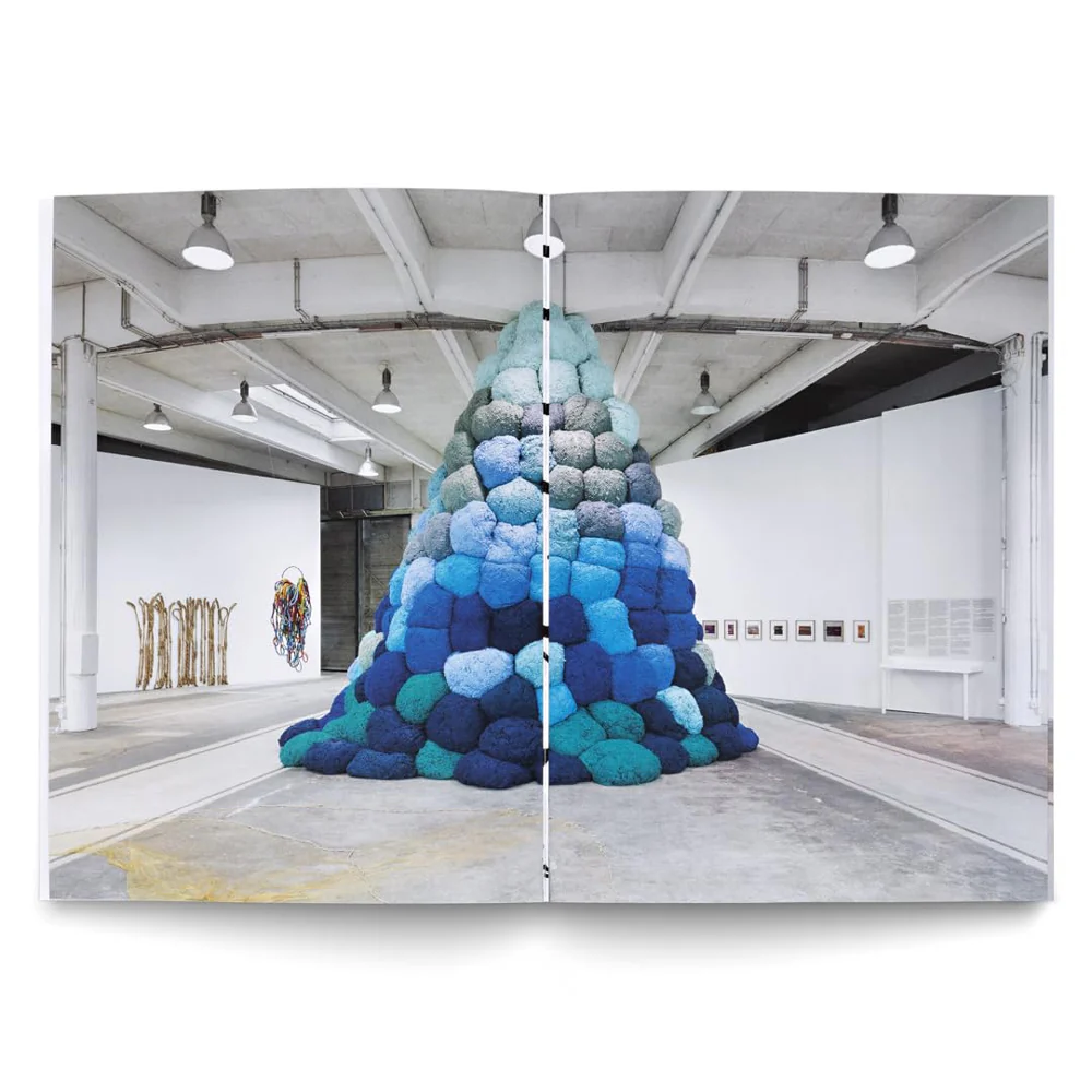 Sheila Hicks: A Little Bit of a Lot of Things - Image 4