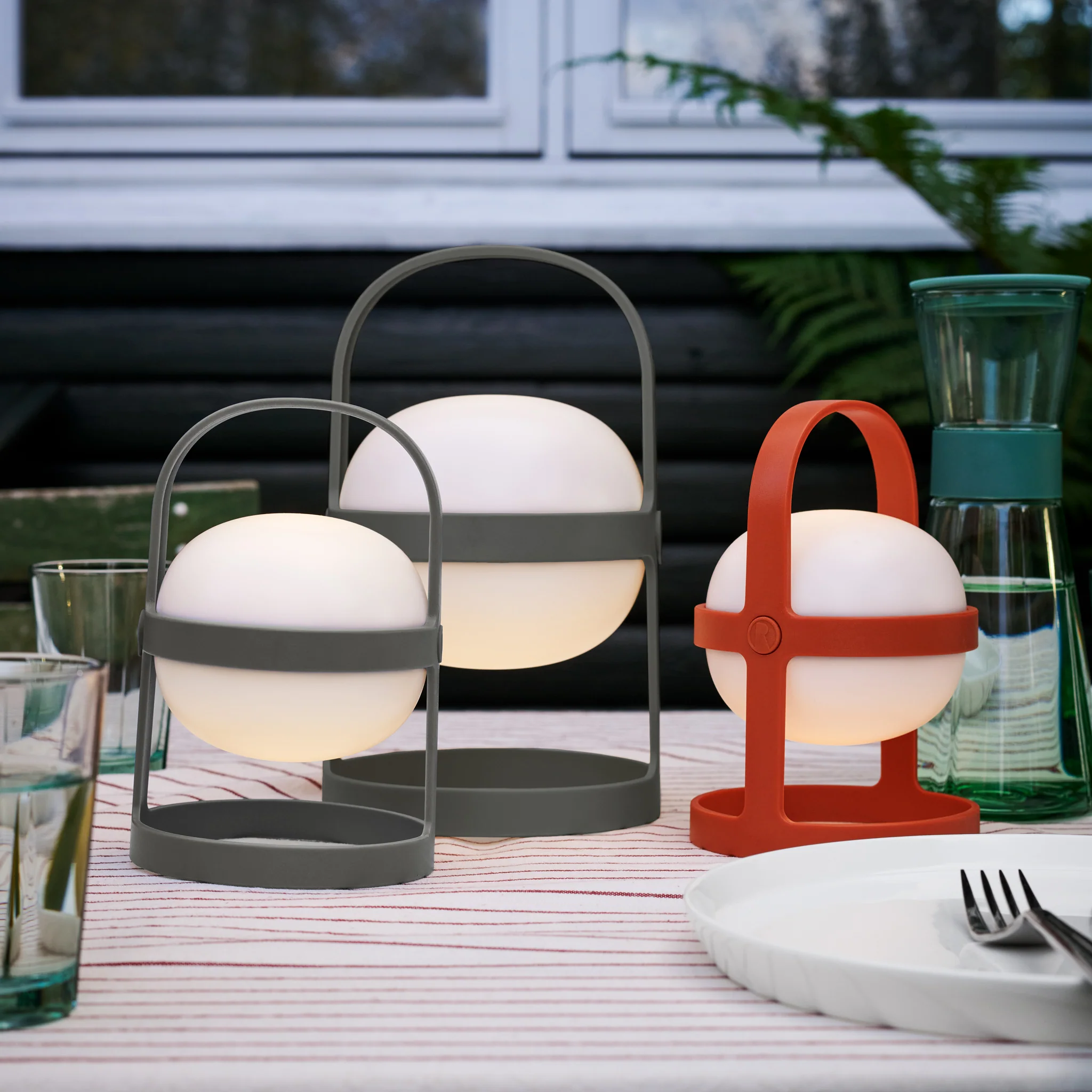 Medium Soft Spot Solar Lantern: Slate - Image 3
