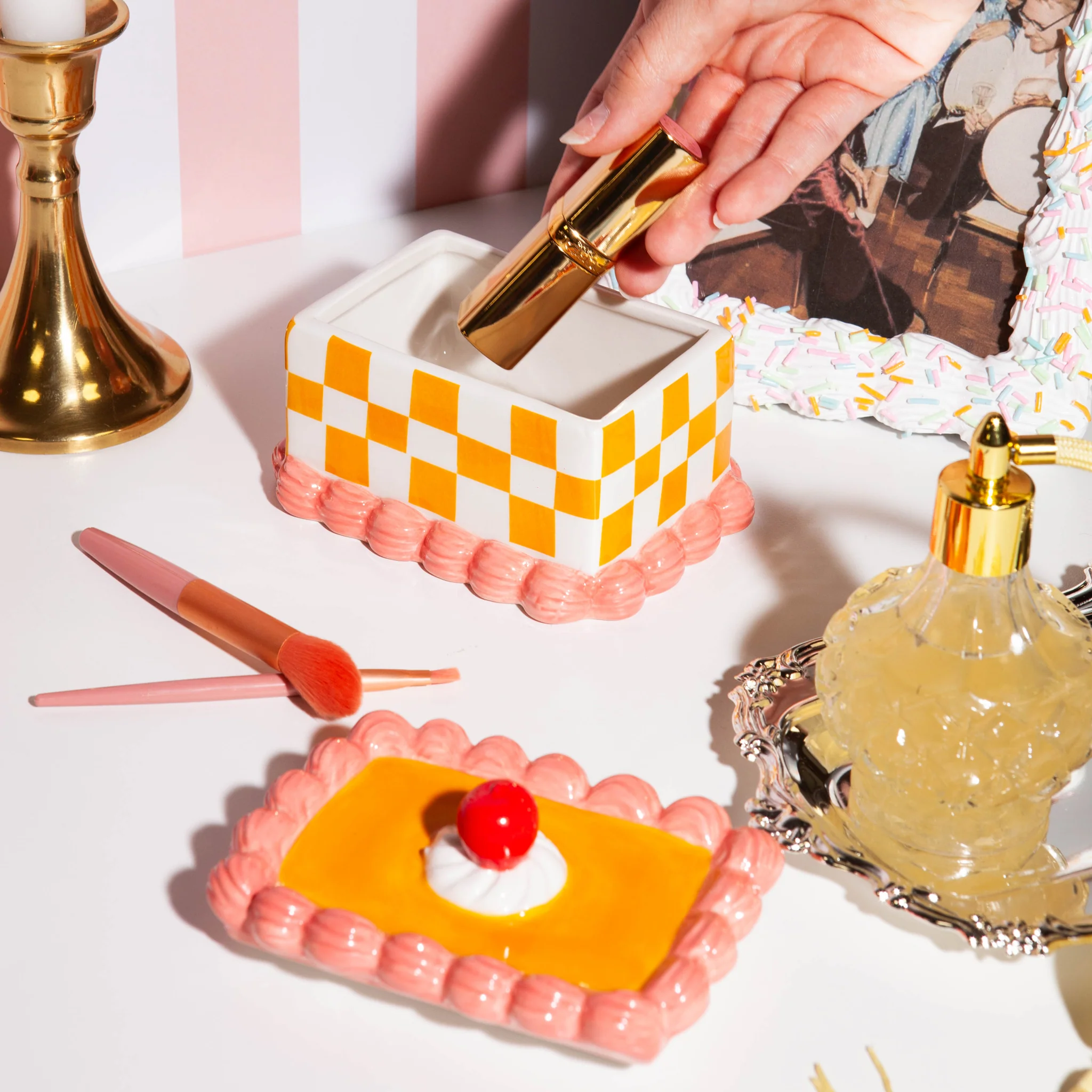 Sweetie Cake Storage Box - Image 4
