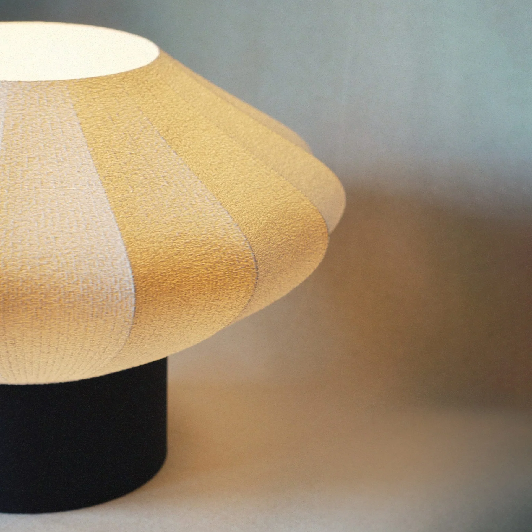Wove Cloud Short Santal Ash Lamp - Image 3